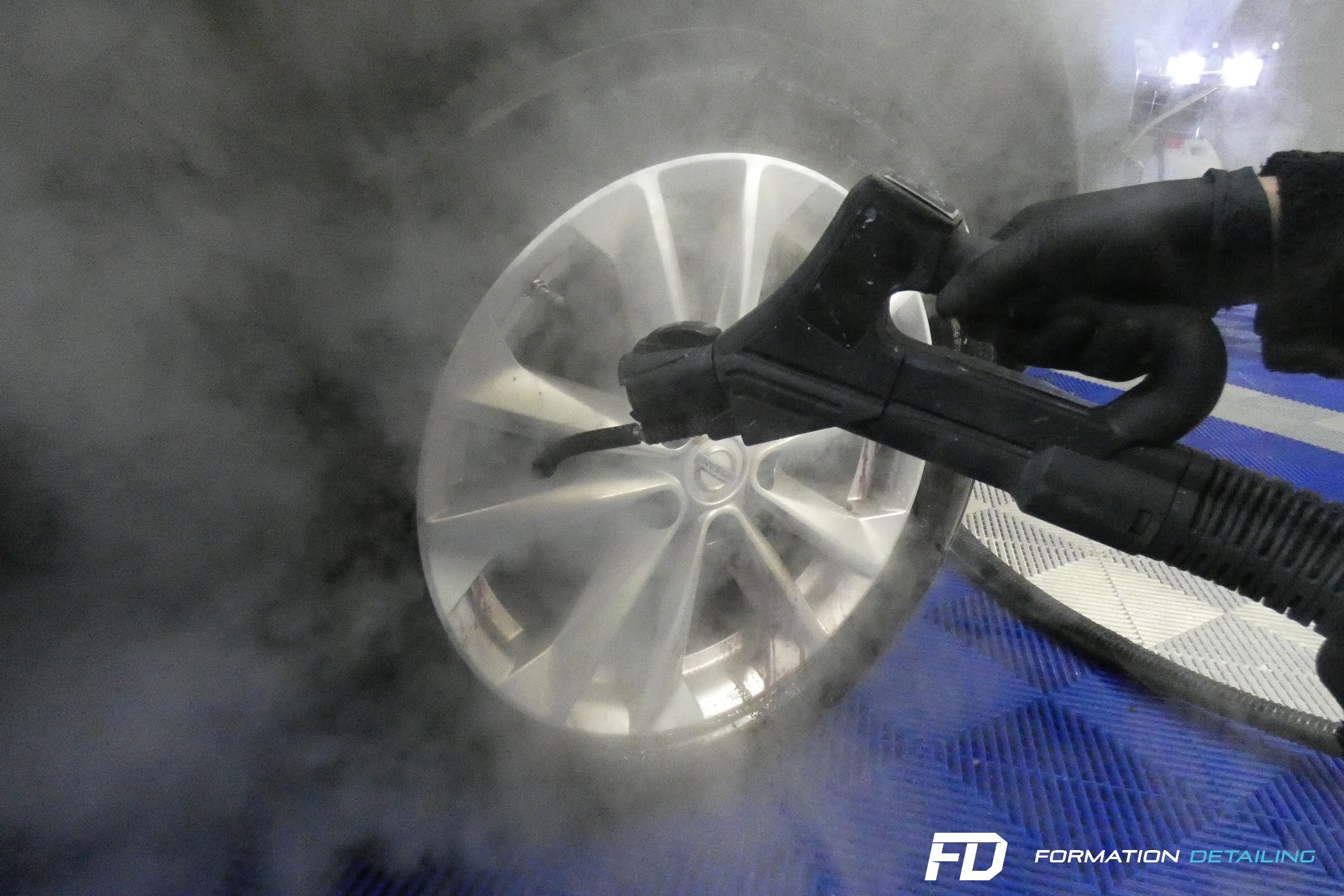 Choisir un nettoyeur vapeur automobile ou sans eau ? - Formation Detailing